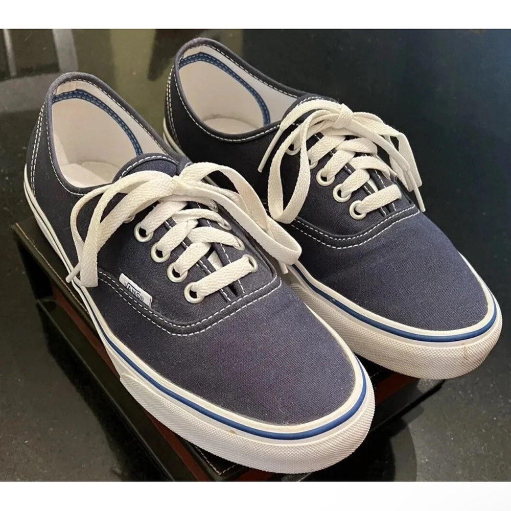 Vans Men's Navy Canvas Sneakers